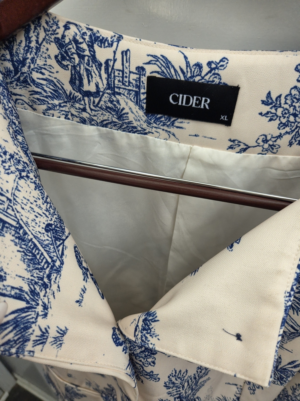 Cider Blue Toile Sleeveless Vest - Picture 6 of 8